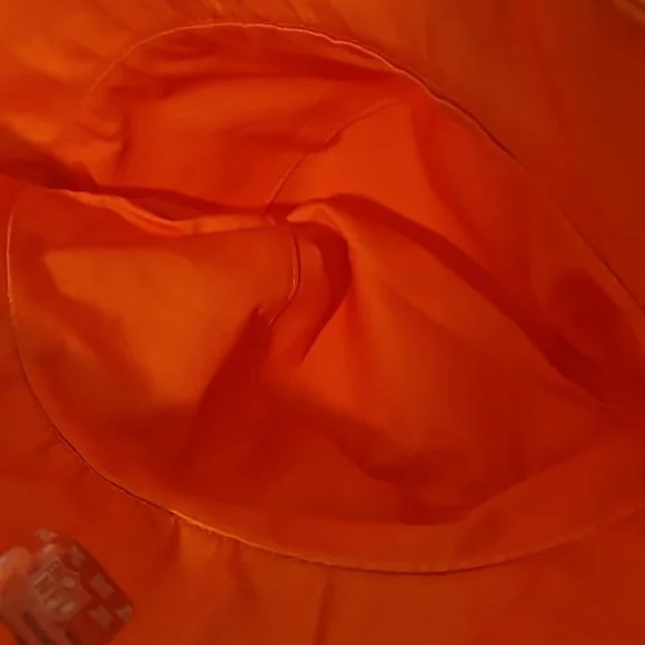 Buccaneers hat NEW - Picture 4 of 5